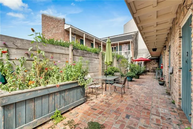 $1,500 | 527 Burgundy Street, Unit 5, New Orleans, LA 70112