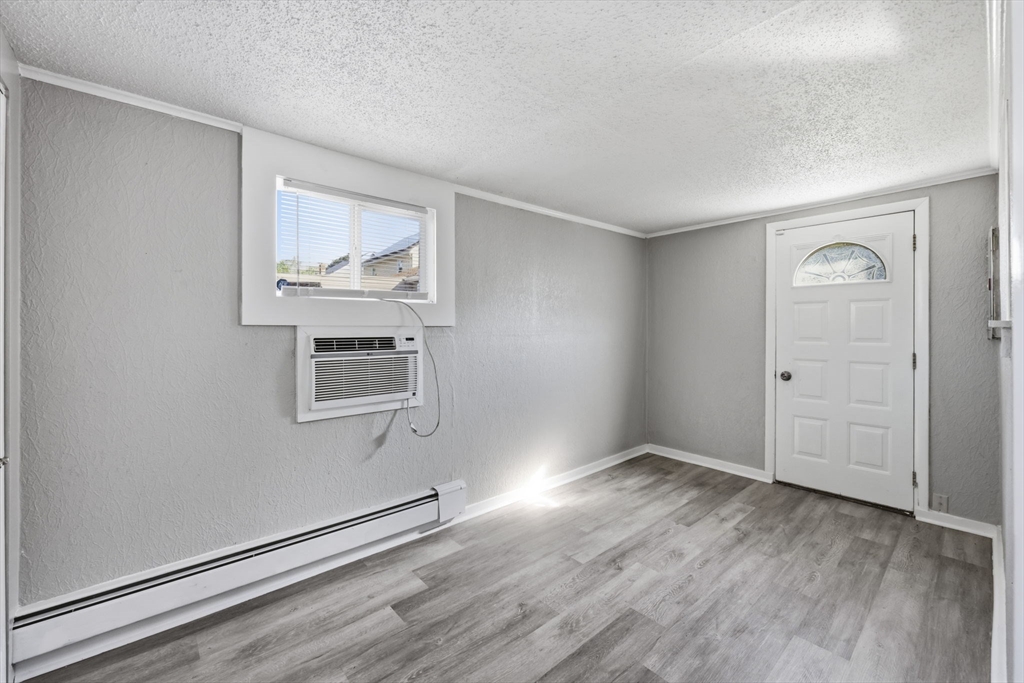94 Upland Street Springfield, MA 01104 - Photo 8 of 25