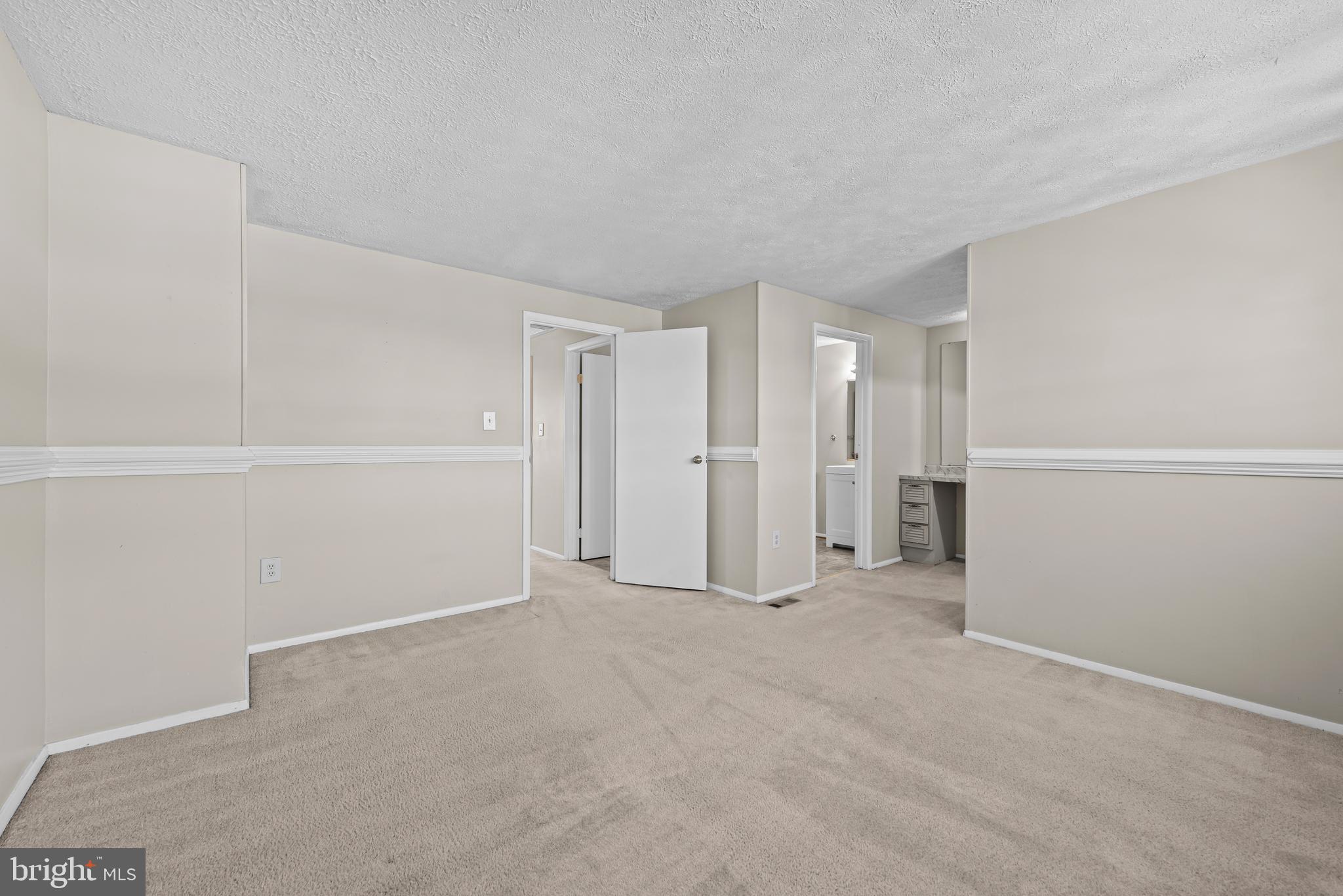 8392 Shady Grove Circle Manassas, VA 20110 - Photo 14 of 26