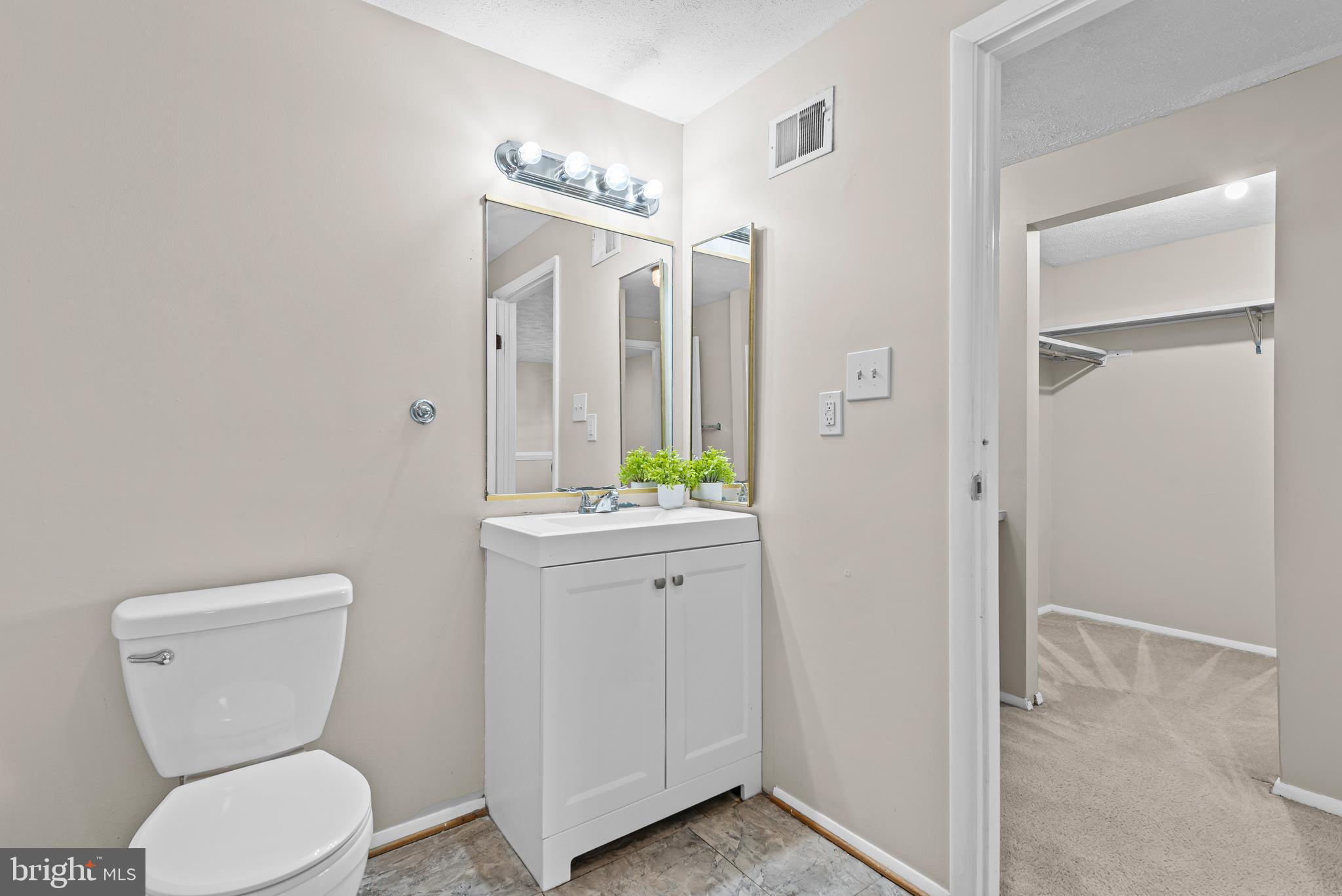 8392 Shady Grove Circle Manassas, VA 20110 - Photo 17 of 26