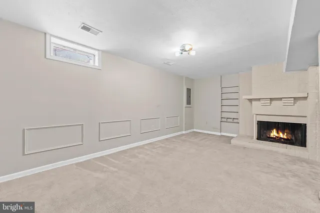 $425,000 | 8392 Shady Grove Circle, Manassas, VA 20110