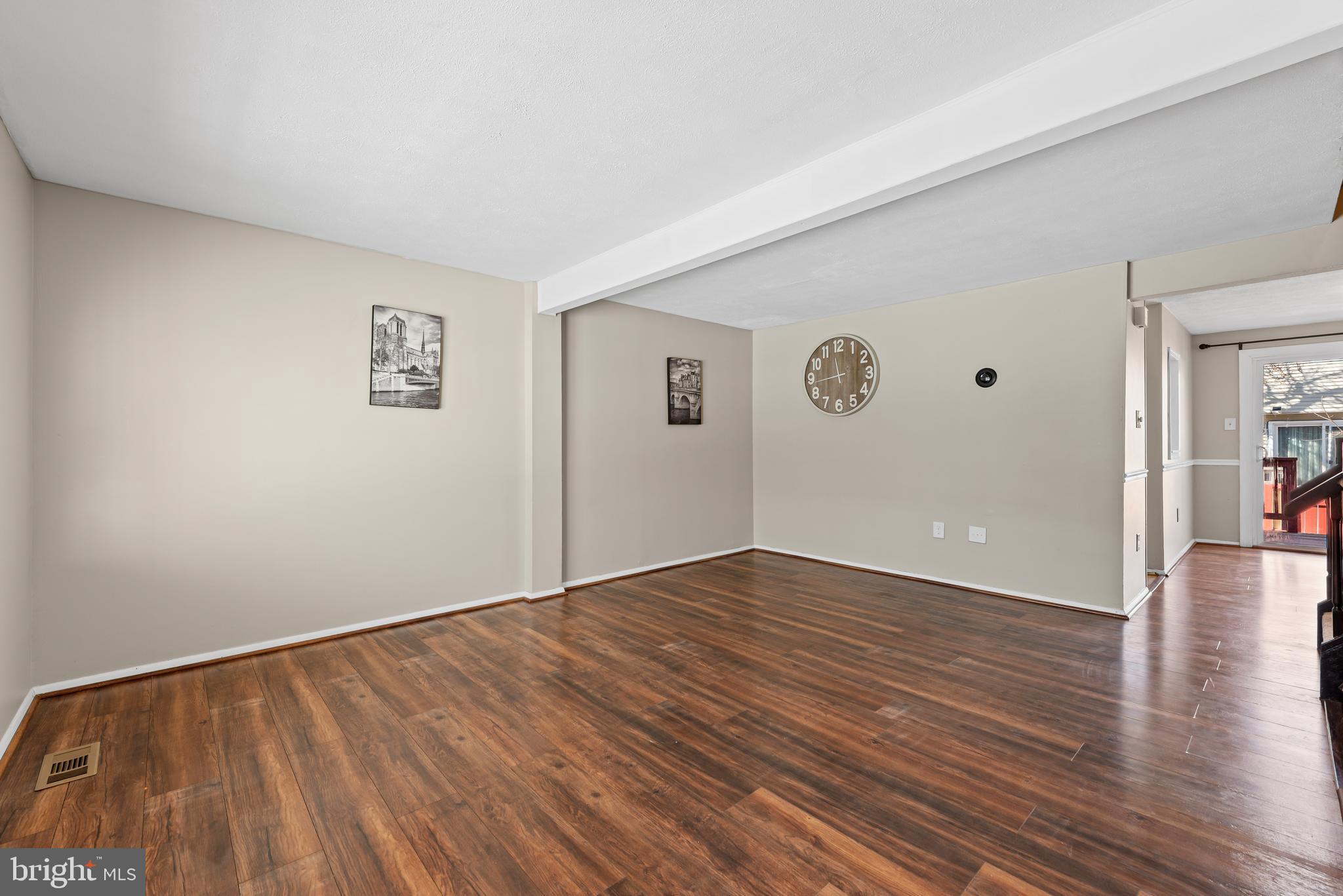 8392 Shady Grove Circle Manassas, VA 20110 - Photo 3 of 26