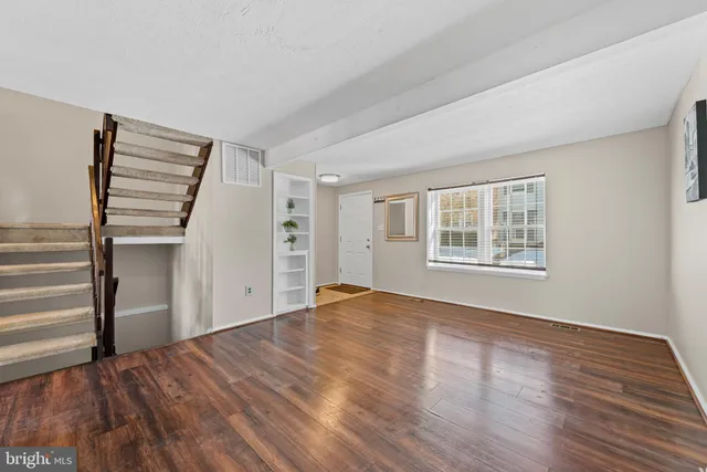 $425,000 | 8392 Shady Grove Circle, Manassas, VA 20110