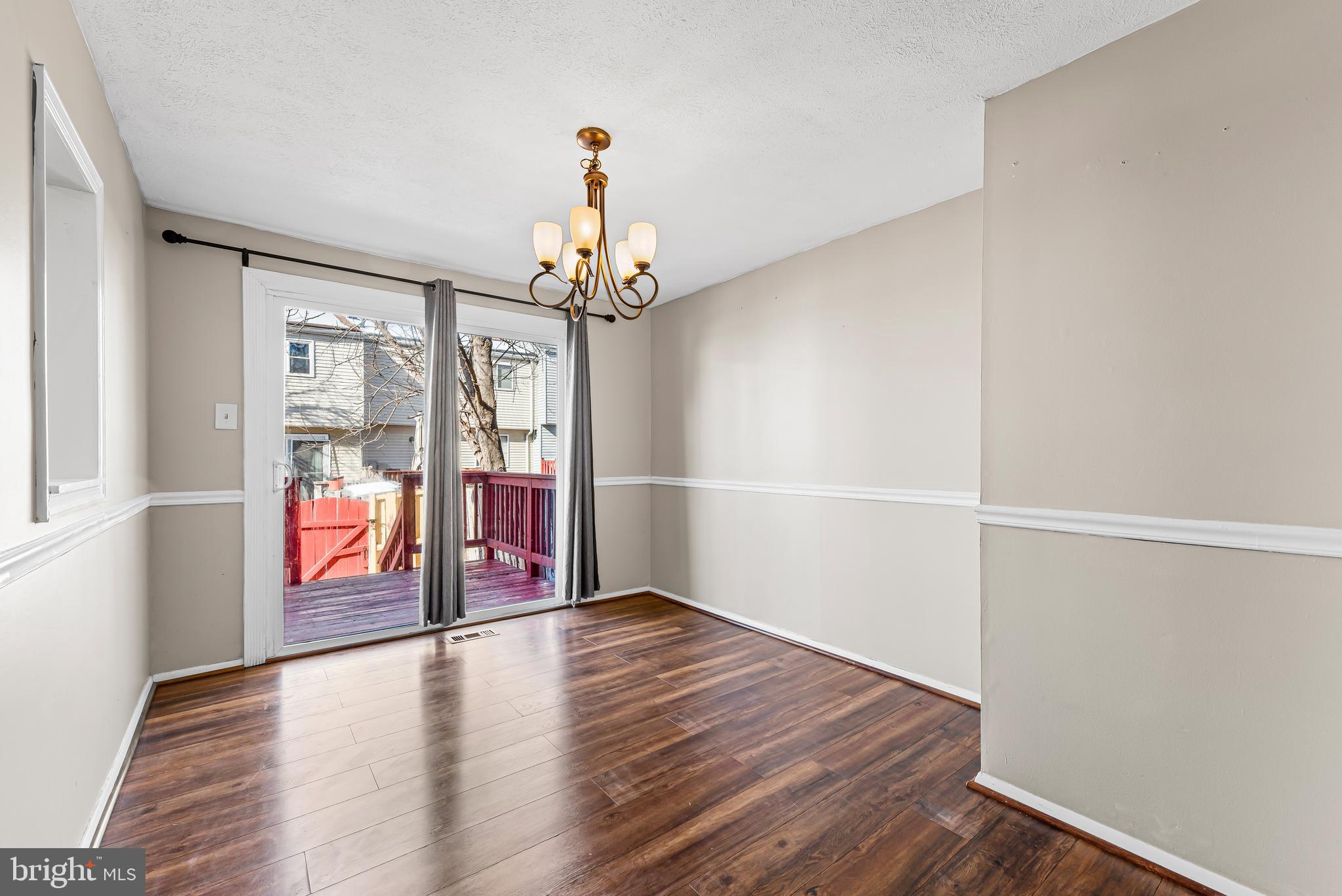 8392 Shady Grove Circle Manassas, VA 20110 - Photo 6 of 26