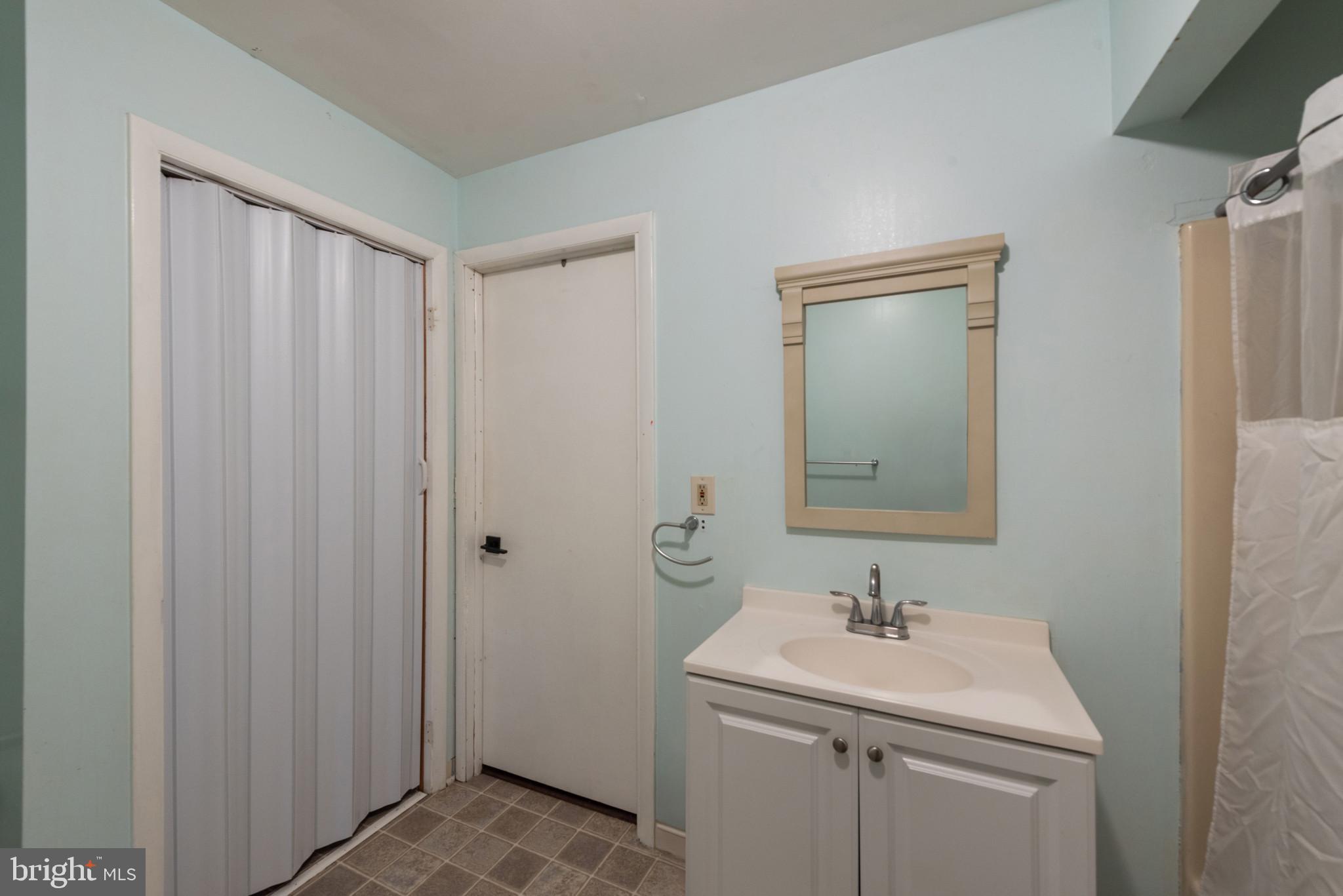 520 Riverside Drive Baltimore, MD 21221 - Photo 27 of 42 Full Bathroom Three