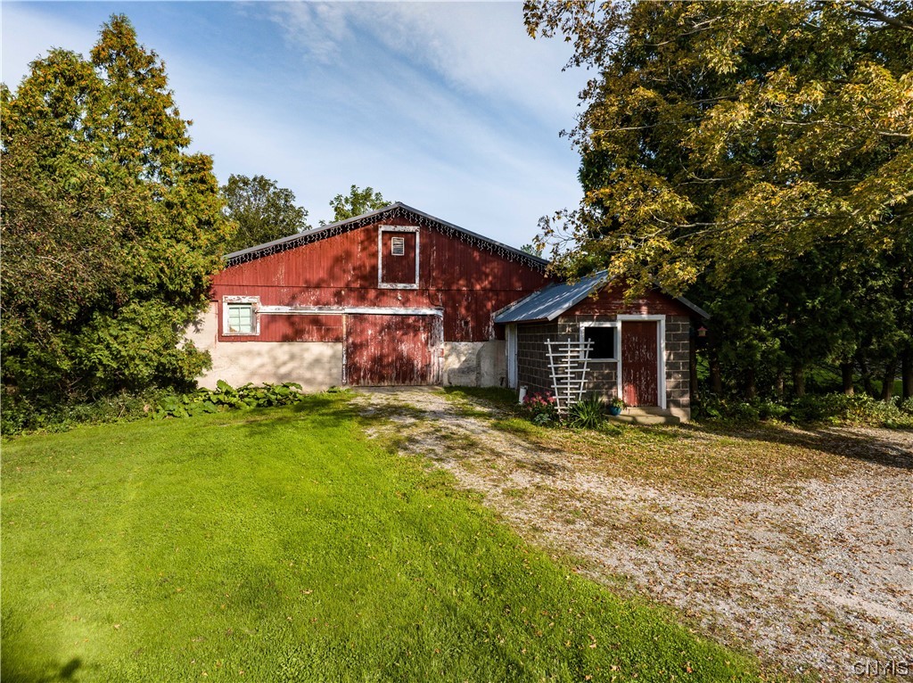 6872 Harp Road Lincoln, NY 13032 - Photo 3 of 41