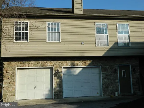 $1,800 | 1301 Colonial Club Drive, Harrisburg, PA 17112
