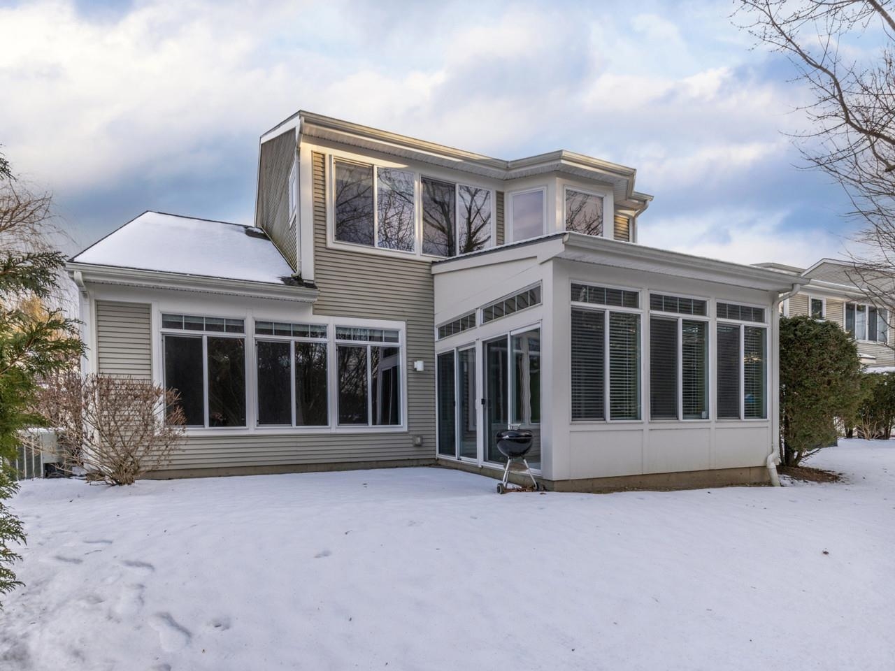 35 Hummingbird Lane South Burlington, VT 05403 - Photo 2 of 47