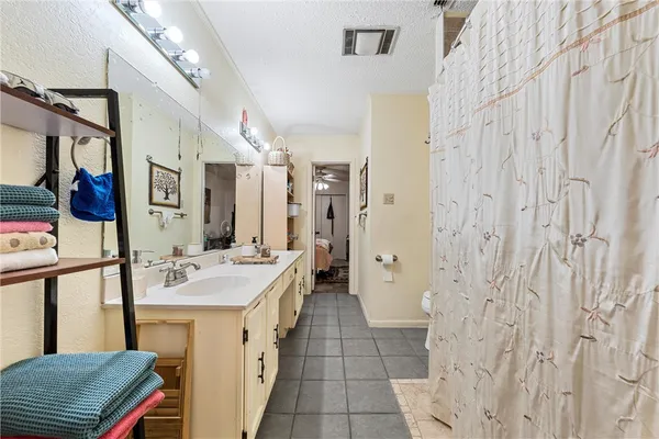 $500,000 | 297 Leafy Hollow Lane, McGregor, TX 76657