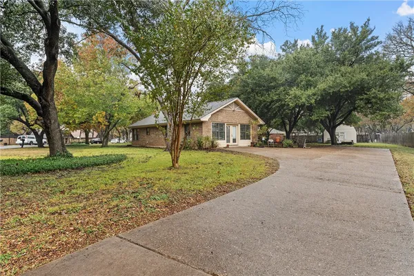 $500,000 | 297 Leafy Hollow Lane, McGregor, TX 76657
