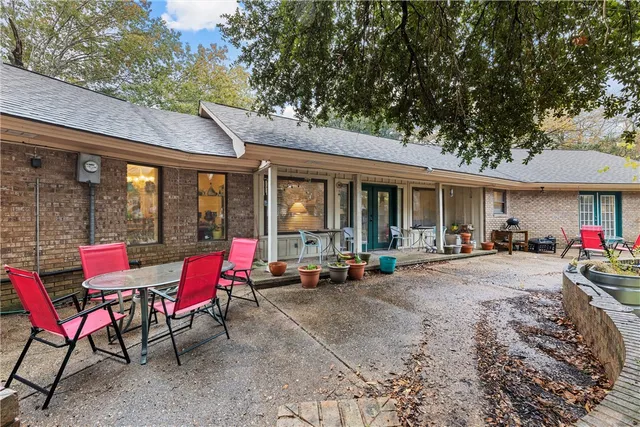 $500,000 | 297 Leafy Hollow Lane, McGregor, TX 76657