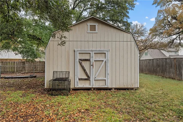 $500,000 | 297 Leafy Hollow Lane, McGregor, TX 76657