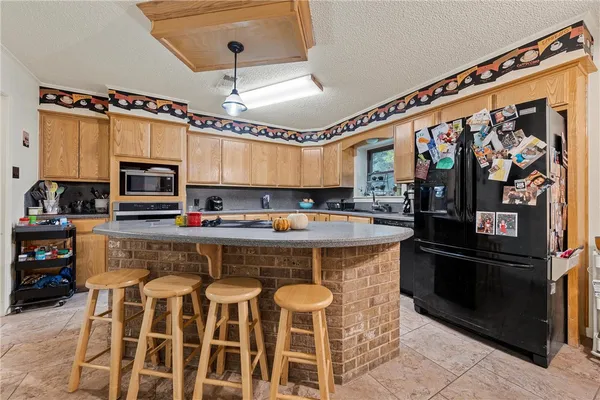 $500,000 | 297 Leafy Hollow Lane, McGregor, TX 76657