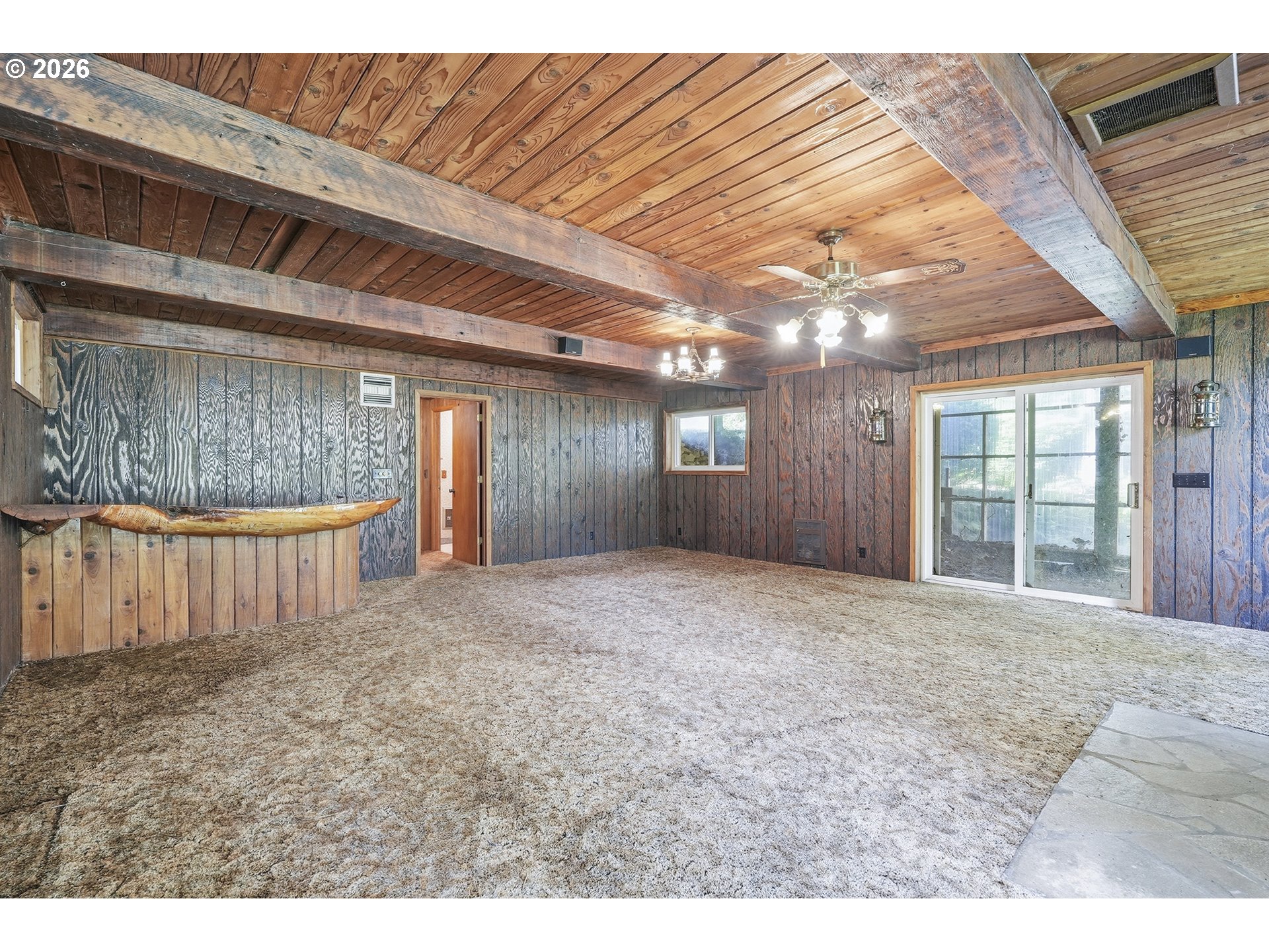 21945 South Lower Highland Road Beavercreek, OR 97004 - Photo 35 of 41 Family Room