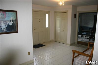 1564 Surrey Road Bethlehem, PA 18015 - Photo 5 of 14 Ceramic tiled Foyer