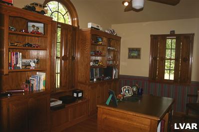 1564 Surrey Road Bethlehem, PA 18015 - Photo 9 of 14 Library