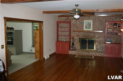 1564 Surrey Road Bethlehem, PA 18015 - Photo 10 of 14 Family Room