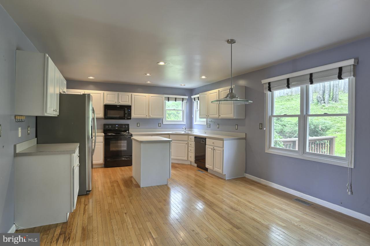 1603 Buckingham Road Harrisburg, PA 17111 - Photo 8 of 28 Gallery Image 8