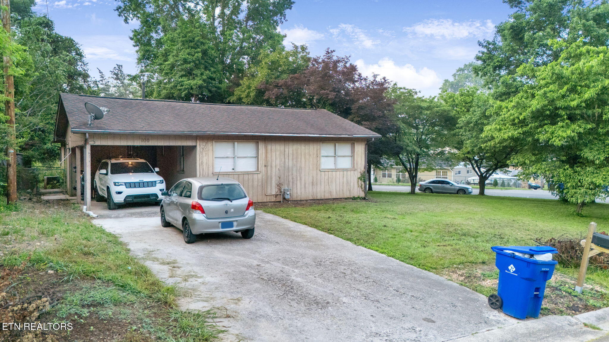 100 Nasson Lane Oak Ridge, TN 37830 - Photo 2 of 10 4-web-or-mls-100 Nasson Lane-4