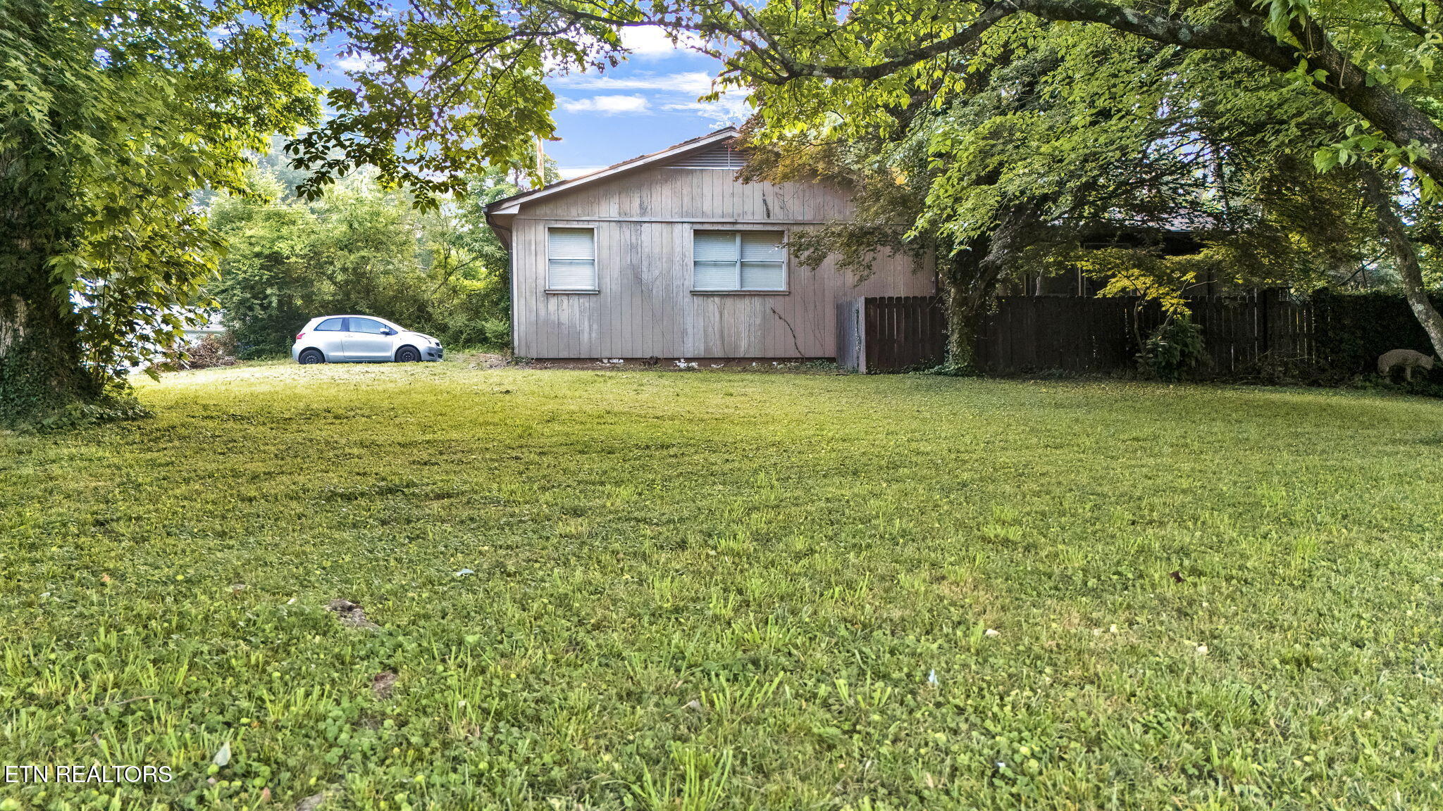 100 Nasson Lane Oak Ridge, TN 37830 - Photo 4 of 10 2-web-or-mls-100 Nasson Lane-2