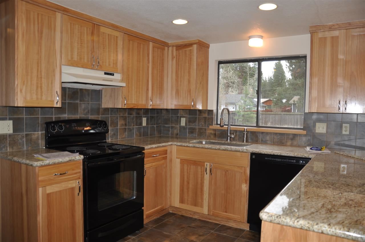 10893 Torrey Pine Road Truckee, CA 96161 - Photo 5 of 14 Gallery Image 5