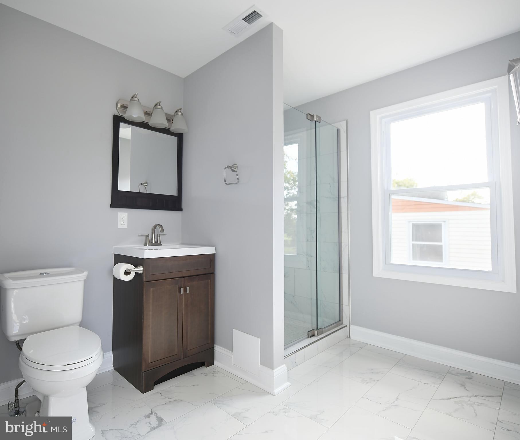 8110 Bullneck Road Baltimore, MD 21222 - Photo 17 of 49 Primary Bath
