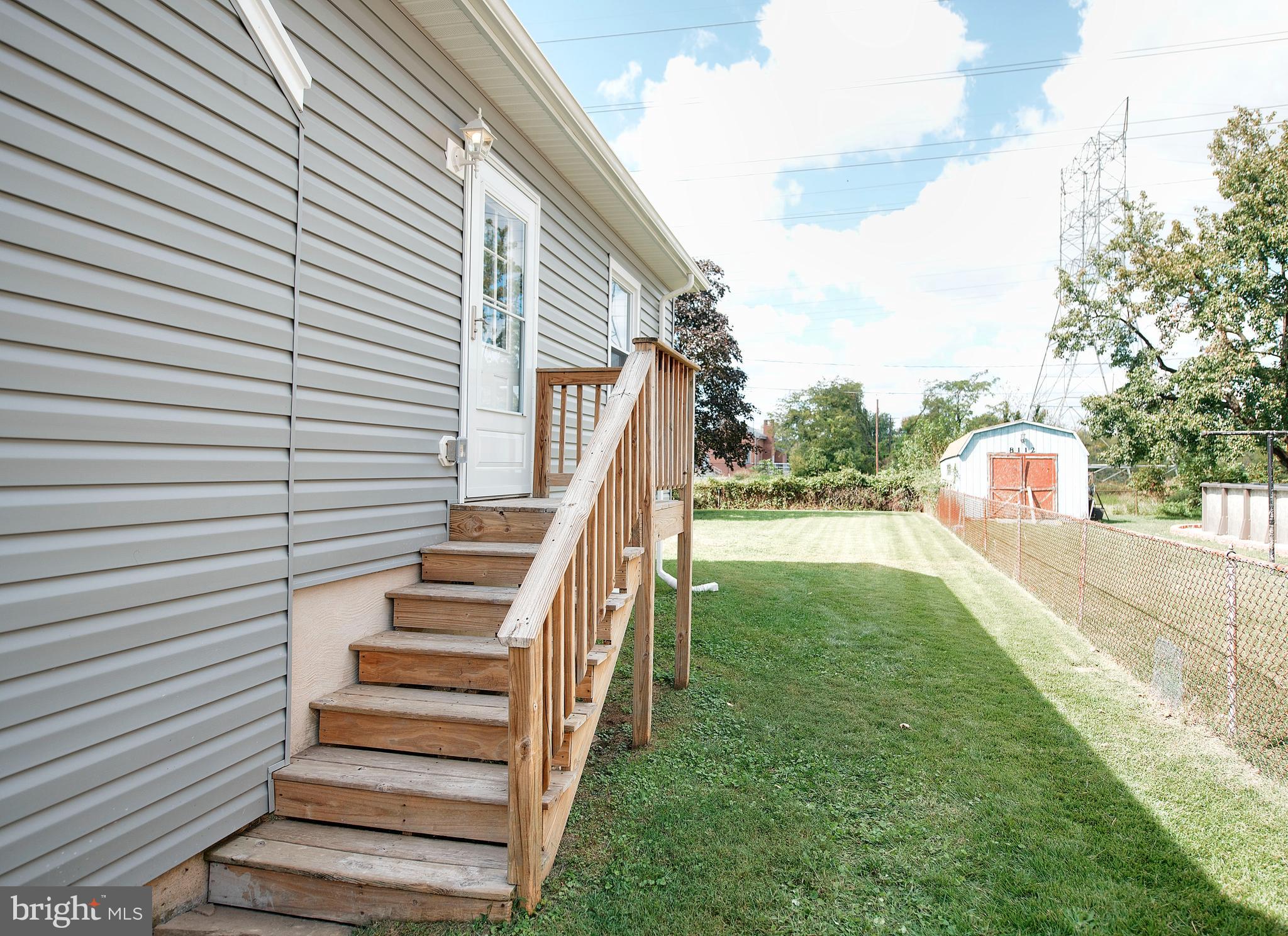 8110 Bullneck Road Baltimore, MD 21222 - Photo 30 of 49 Side Entrance