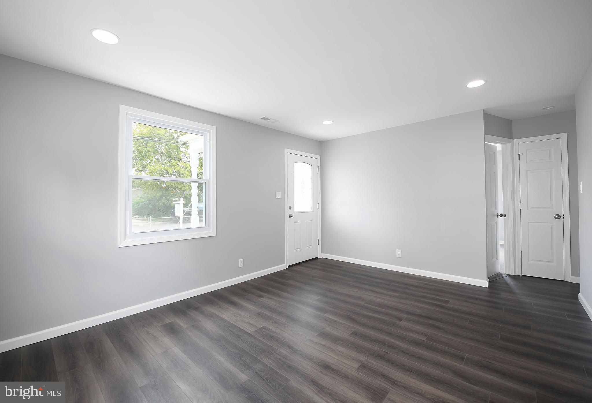 8110 Bullneck Road Baltimore, MD 21222 - Photo 7 of 49 Living Room