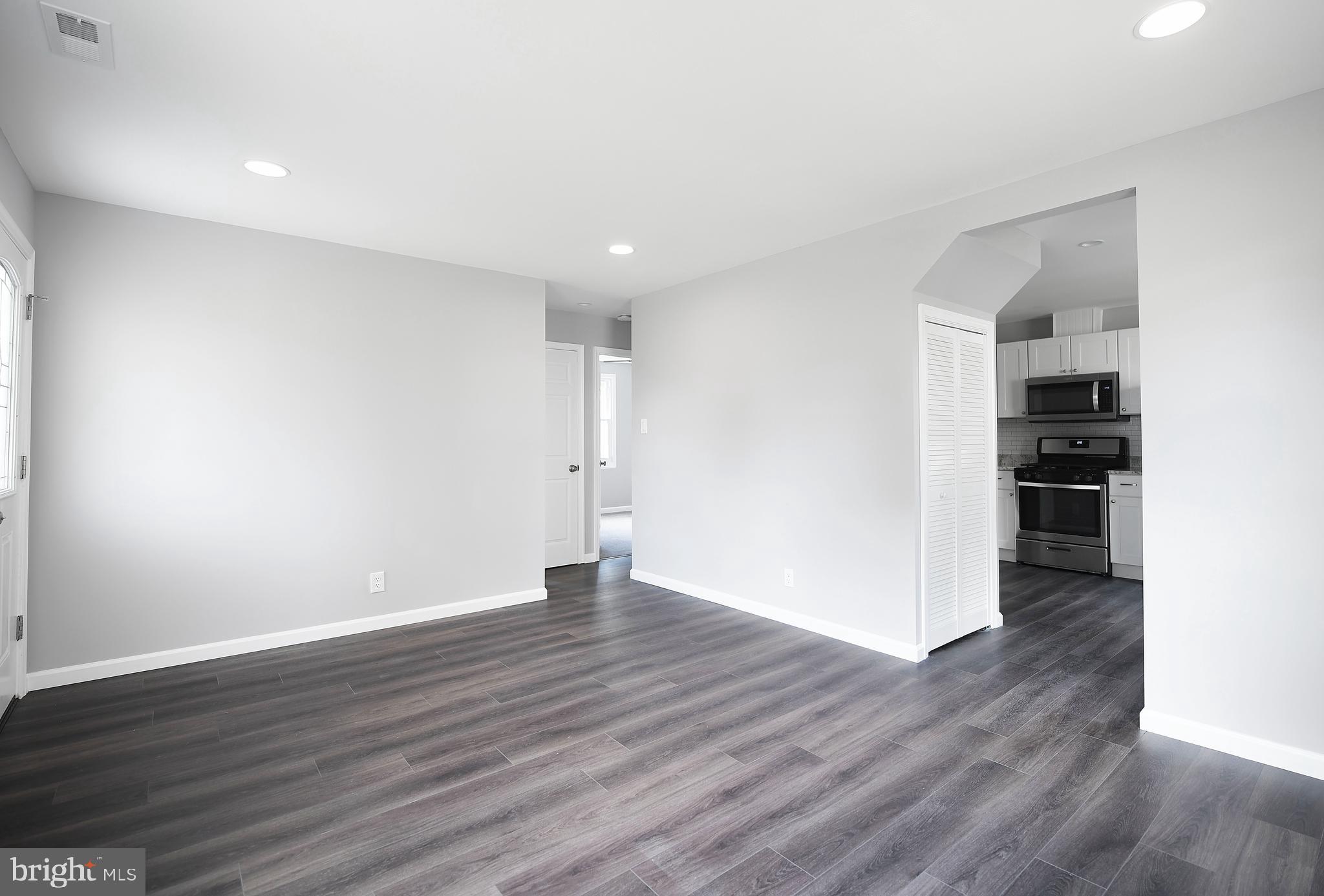8110 Bullneck Road Baltimore, MD 21222 - Photo 8 of 49 Living Room