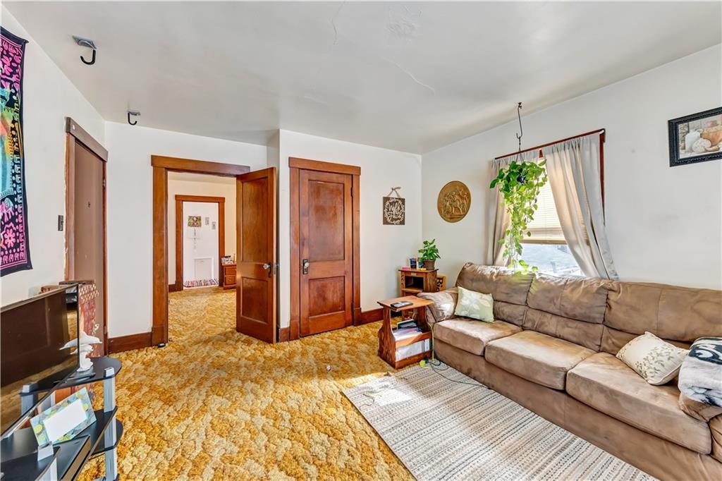 601 Pennsylvania Avenue Rochester, PA 15074 - Photo 4 of 23 Gallery Image 4