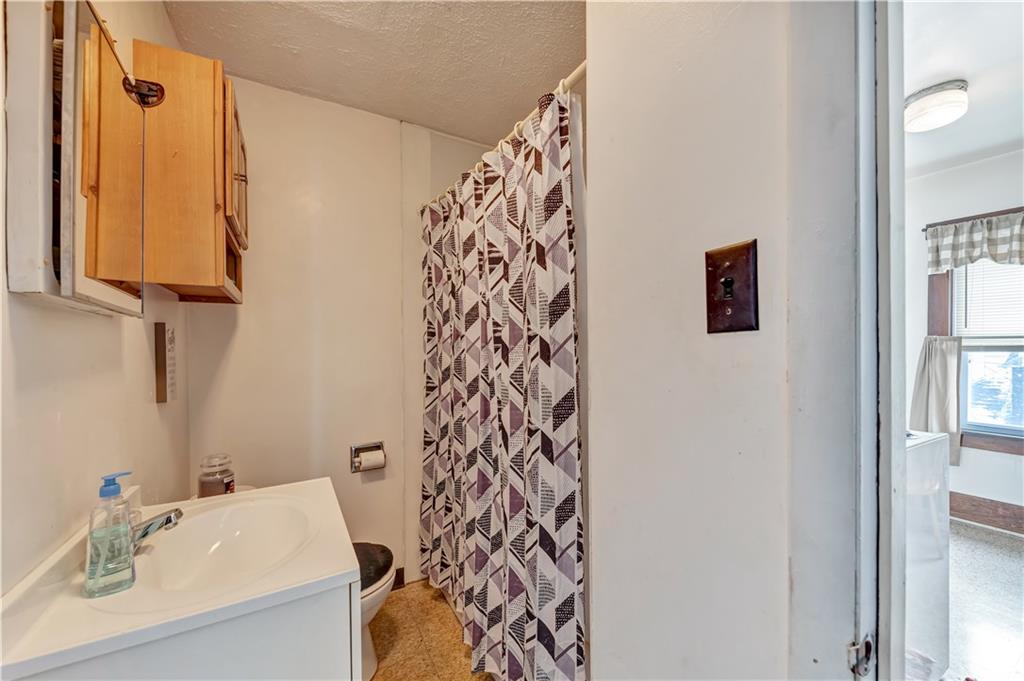 601 Pennsylvania Avenue Rochester, PA 15074 - Photo 9 of 23 Gallery Image 9