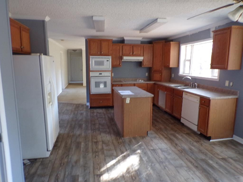 1650 Moose Club Road Dearing, GA 30808 - Photo 3 of 28 Kitchen