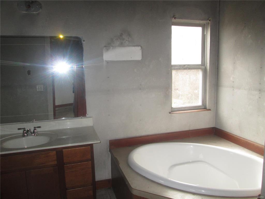 10612 Burgdorf Road Red Bud, IL 62278 - Photo 10 of 11 Gallery Image 10