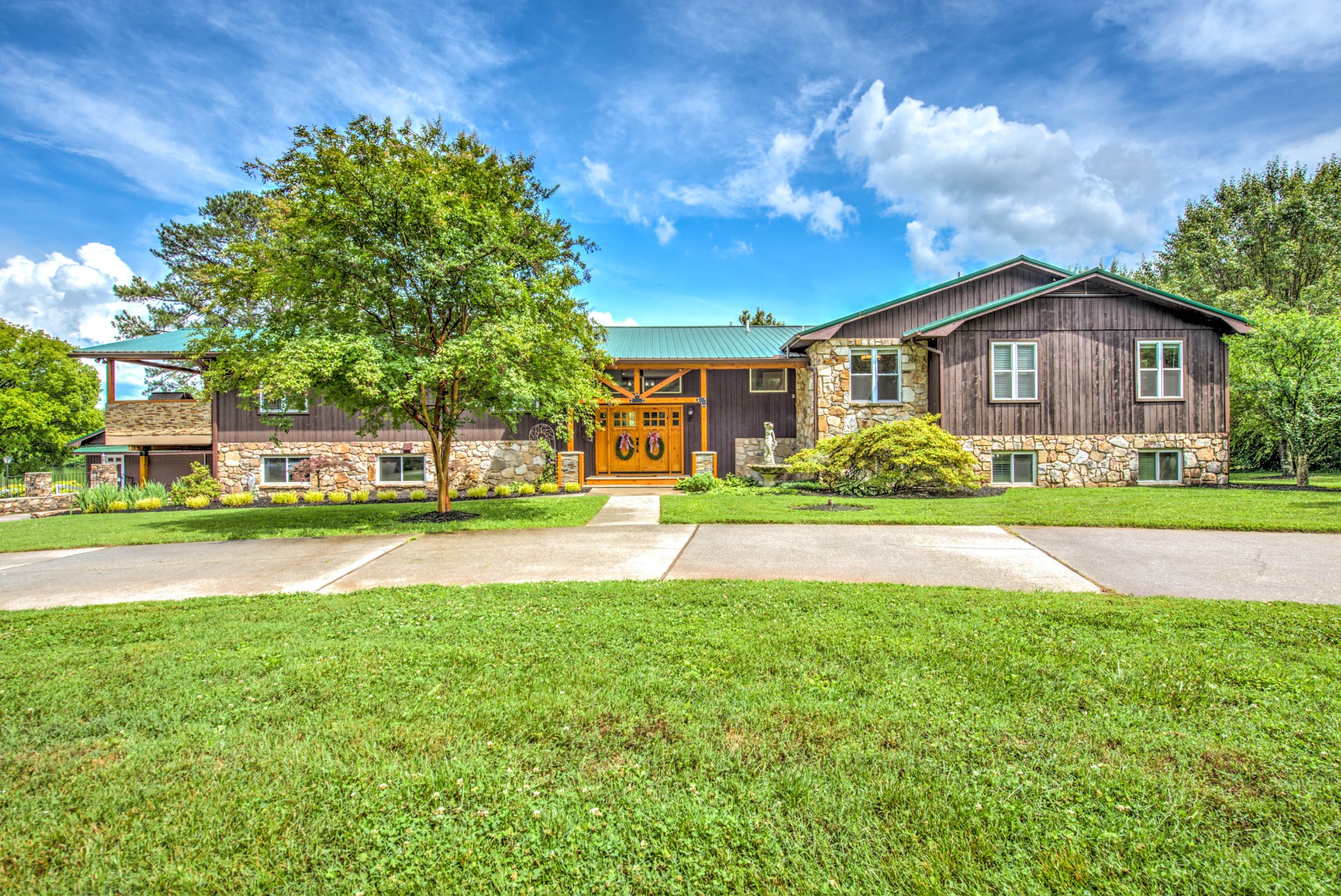 3244 Cox Road Louisville, TN 37777 - Photo 2 of 40 Gallery Image 2