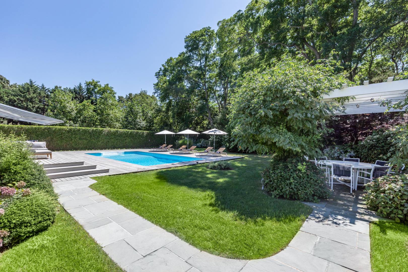 4260 Noyack Road Sag Harbor, NY 11963 - Photo 29 of 41 Gallery Image 29