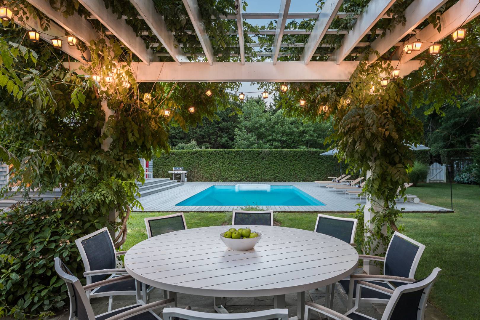 4260 Noyack Road Sag Harbor, NY 11963 - Photo 33 of 41 Gallery Image 33