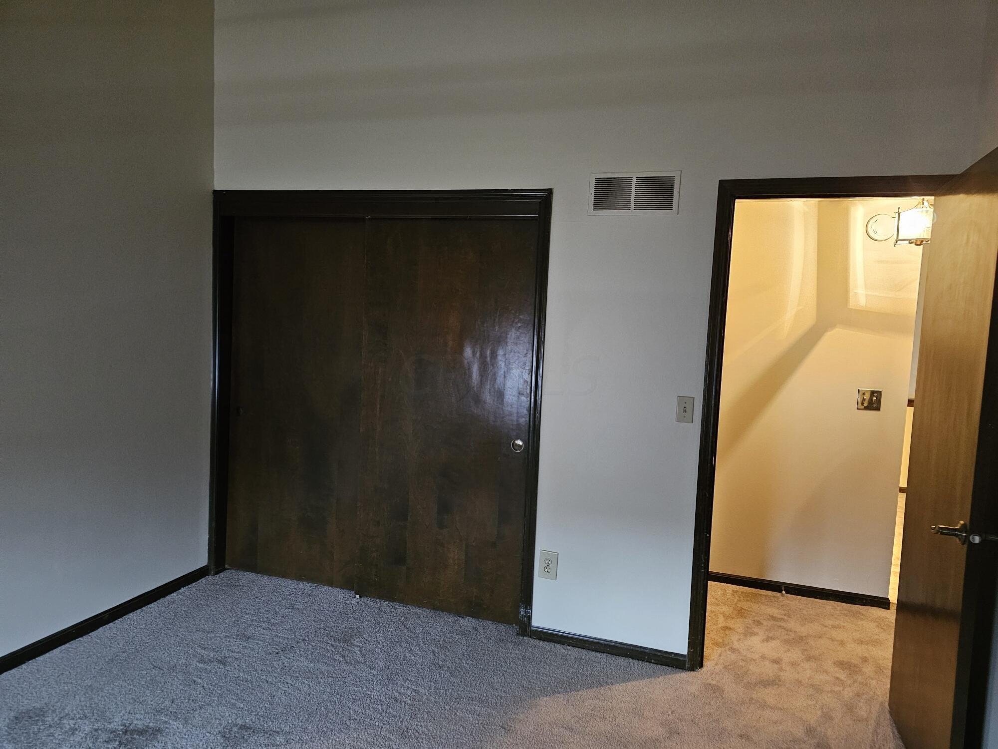 4725 Dierker Road Columbus, OH 43220 - Photo 14 of 23 4725BR2Closet