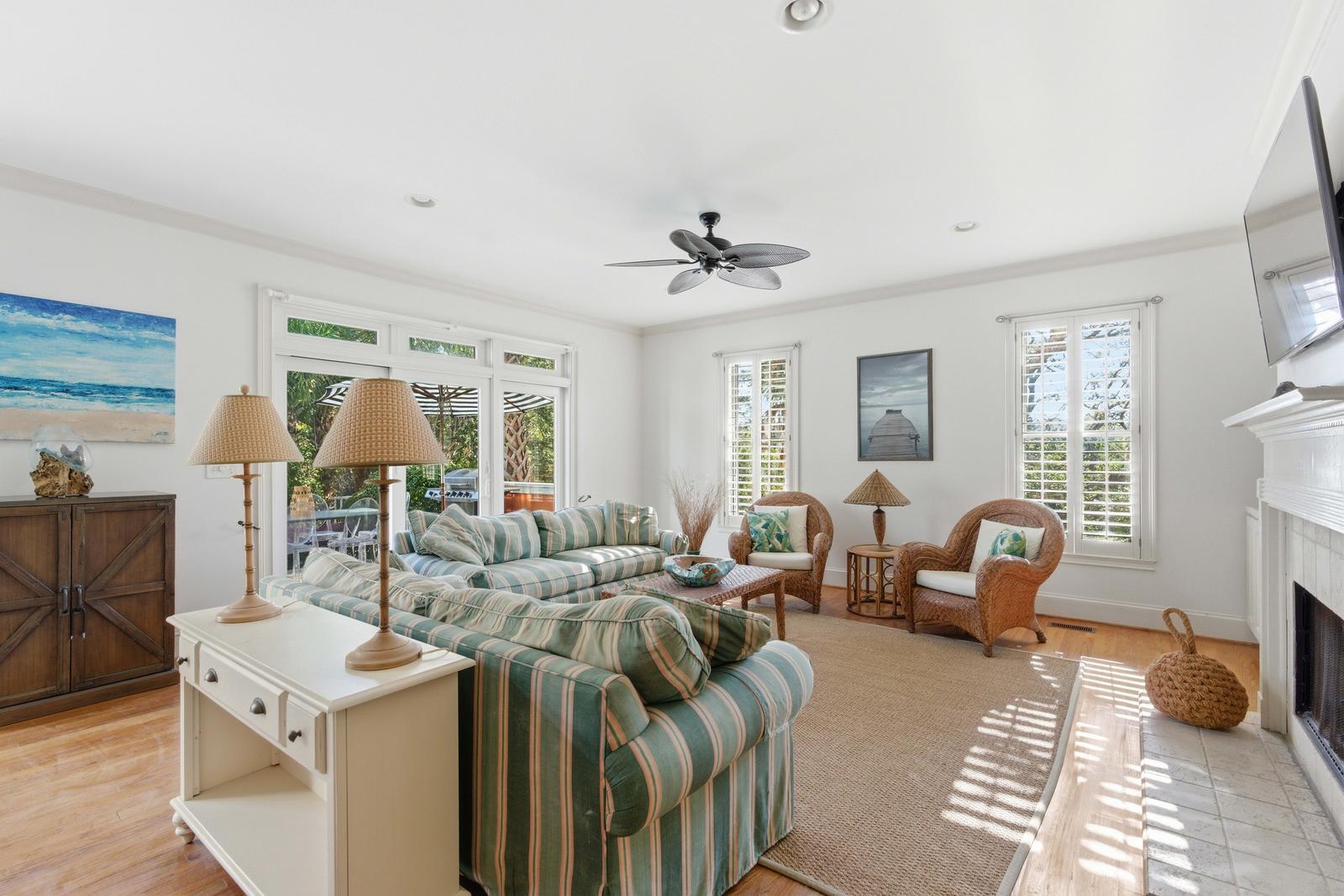 24 Commons Court Isle of Palms, SC 29451 - Photo 8 of 60 6