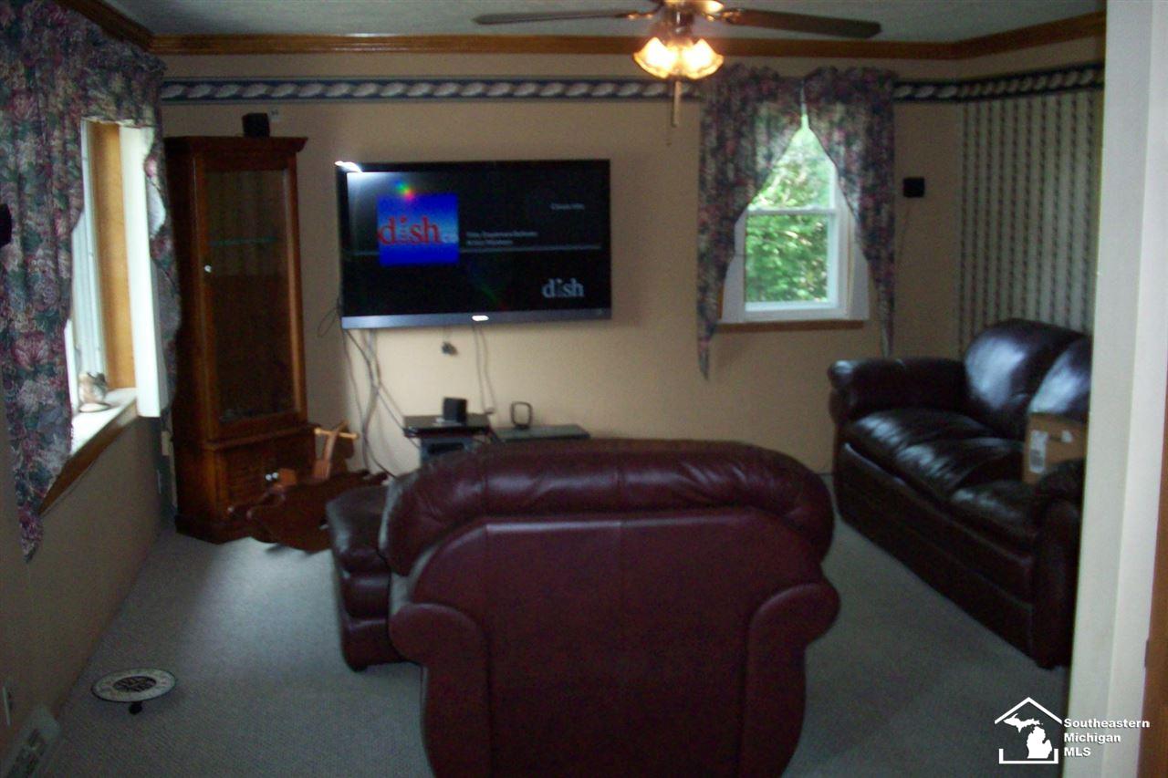 2101 Sandy Creek Road Monroe, MI 48162 - Photo 11 of 22 31359391-11.JPG