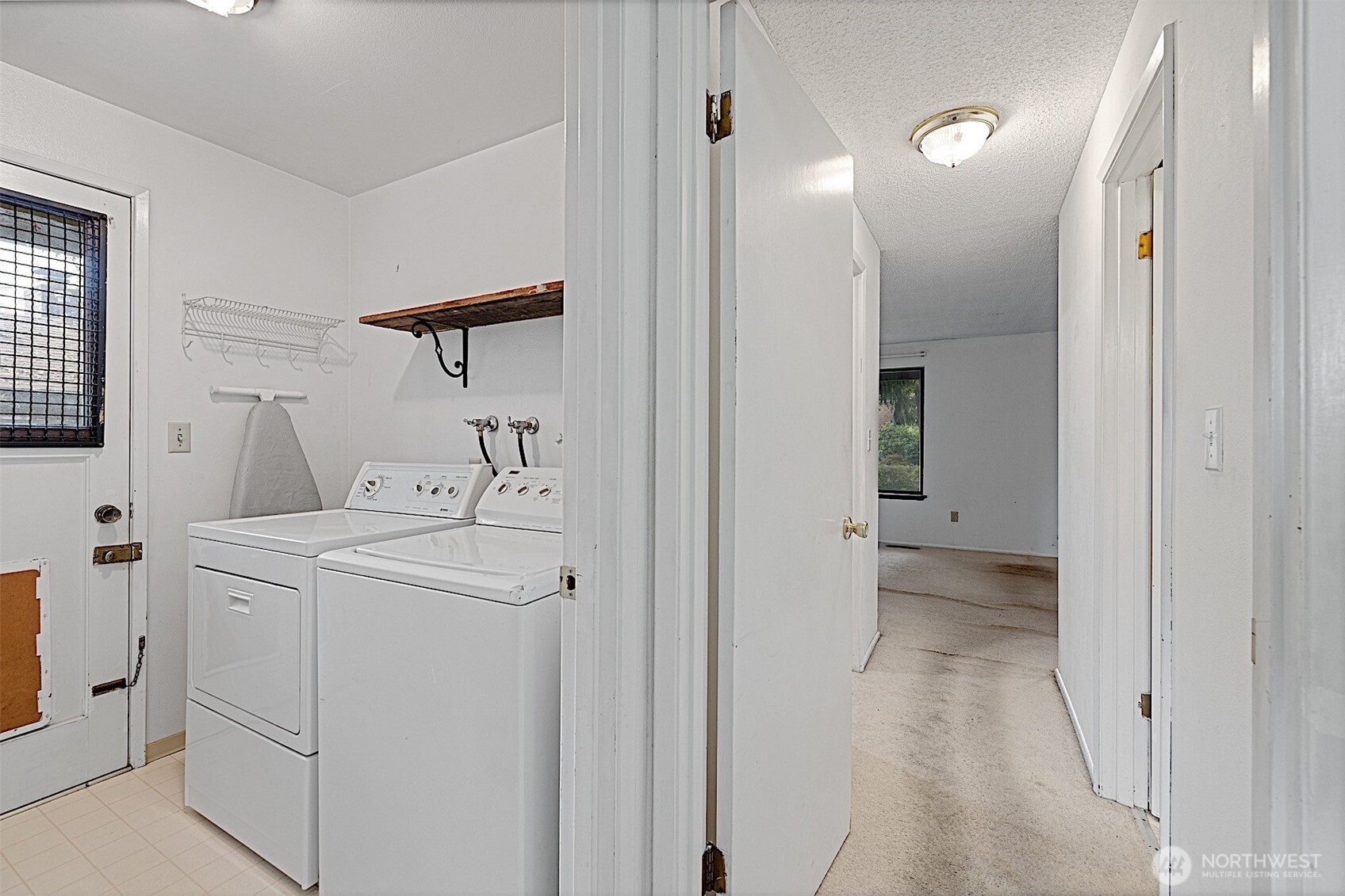 7407 Onyx Drive Southwest Lakewood, WA 98498 - Photo 24 of 40 a bathroom with a sink a toilet and shower