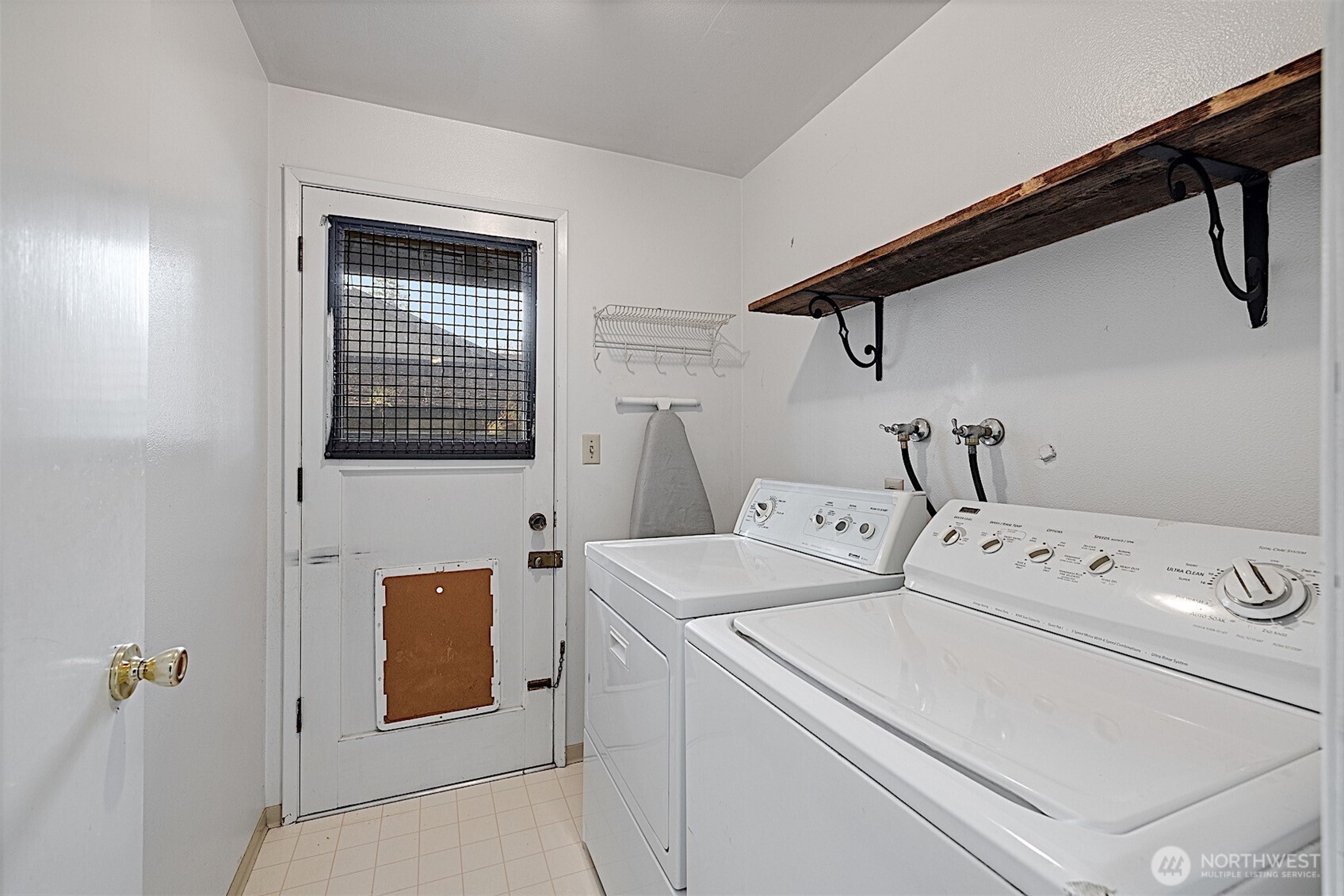 7407 Onyx Drive Southwest Lakewood, WA 98498 - Photo 31 of 40 a utility room with dryer and washer