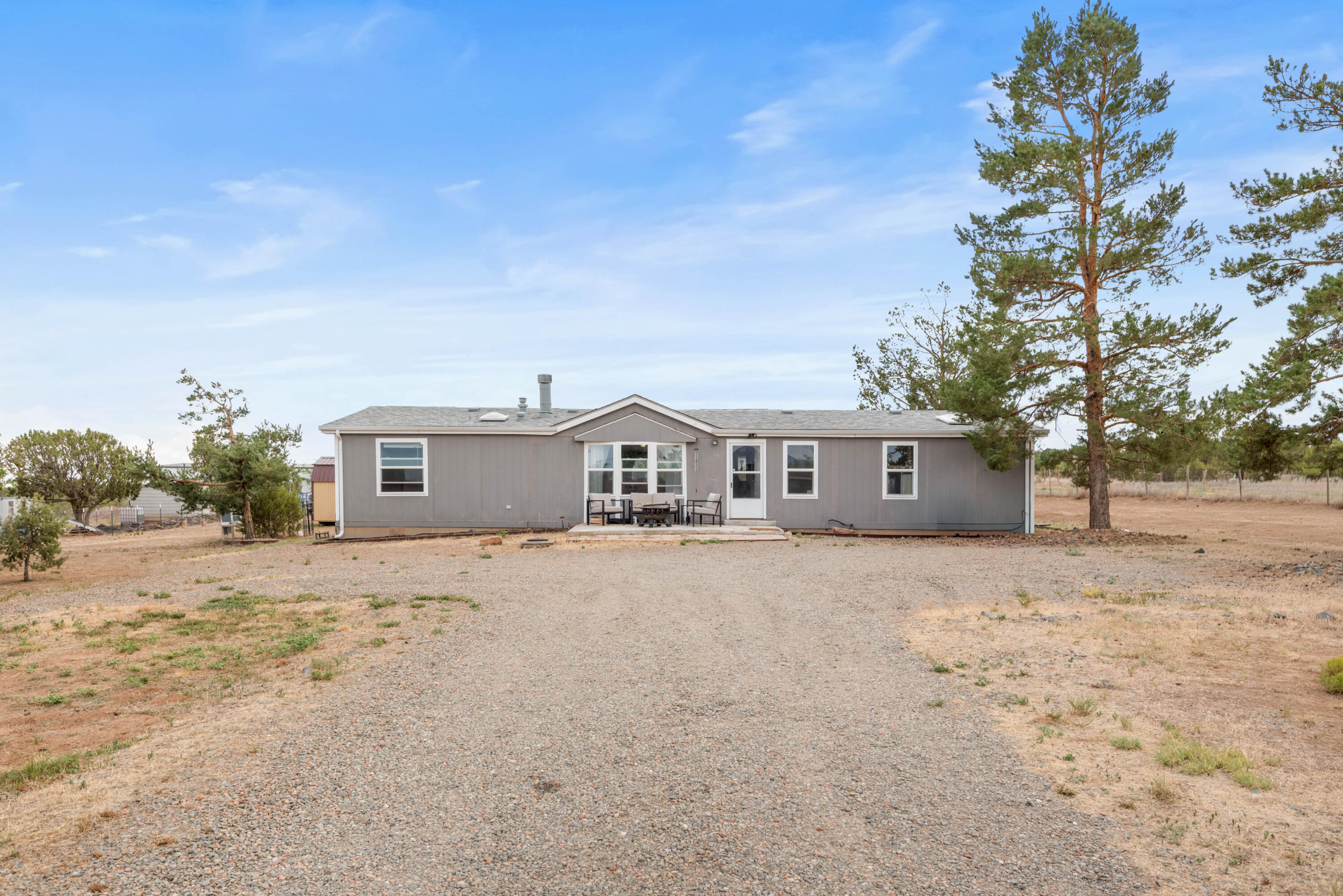 98 Mustang Road Edgewood, NM 87015 - Photo 2 of 26 Gallery Image 2