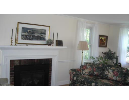 118 Pine Ridge Road Reading, MA 01867 - Photo 9 of 23