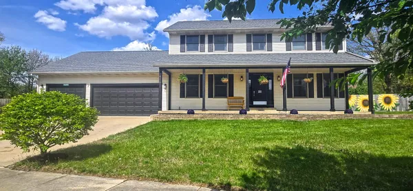$409,900 | 908 Edgewood Drive, Mahomet, IL 61853