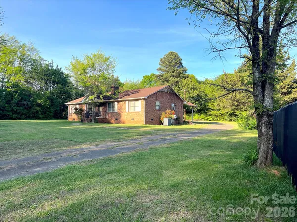 $425,000 | 1765 South Nc 16 Highway, Newton, NC 28658