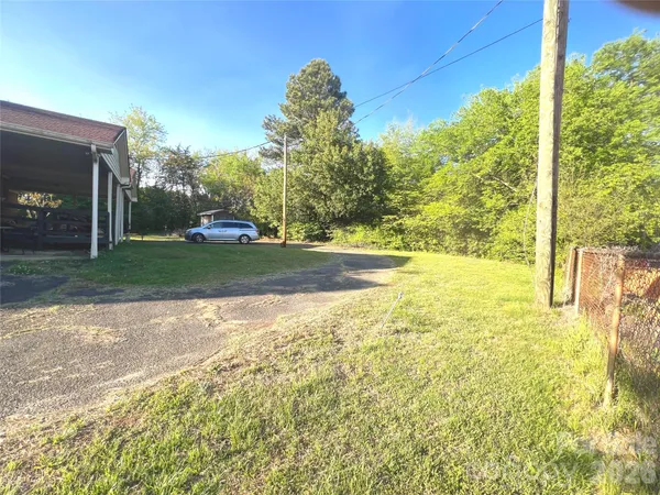 $425,000 | 1765 South Nc 16 Highway, Newton, NC 28658
