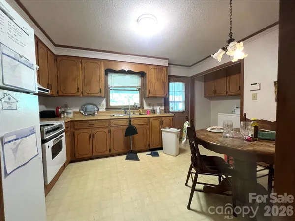 $425,000 | 1765 South Nc 16 Highway, Newton, NC 28658