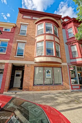 $399,900 | 32 Broad Street, Waterford, NY 12188