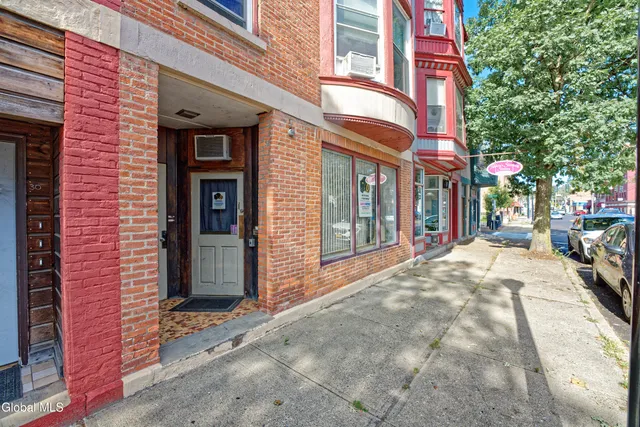 $399,900 | 32 Broad Street, Waterford, NY 12188