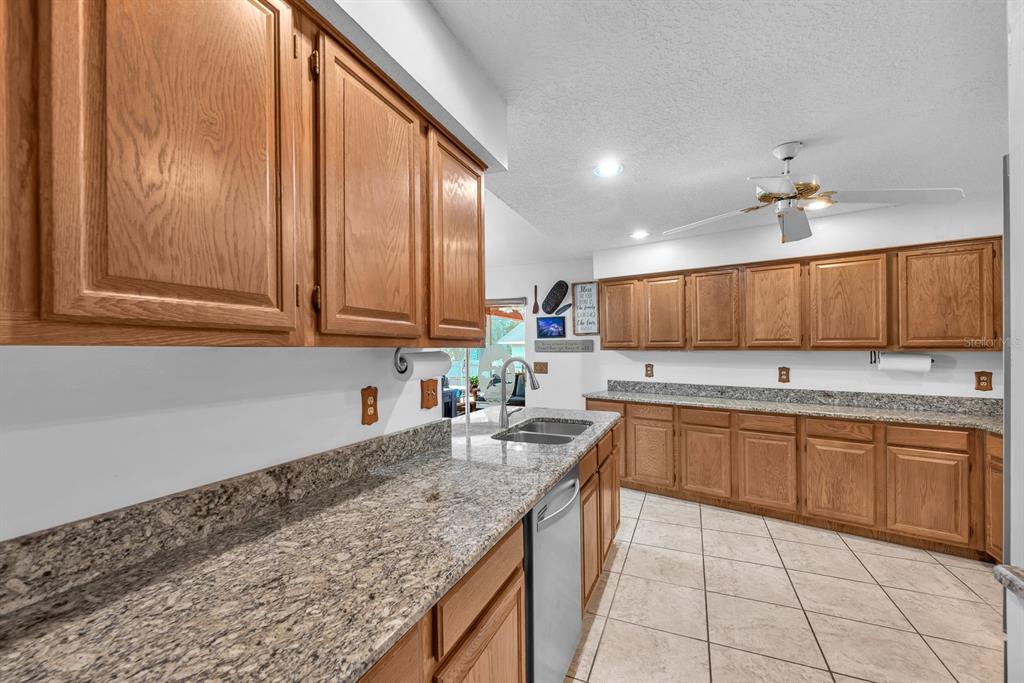 621 Penn National Road Seffner, FL 33584 - Photo 16 of 50